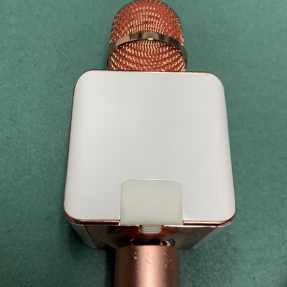 Pop solo karaoke cordless blue tooth microphone. - Picture 8 of 17